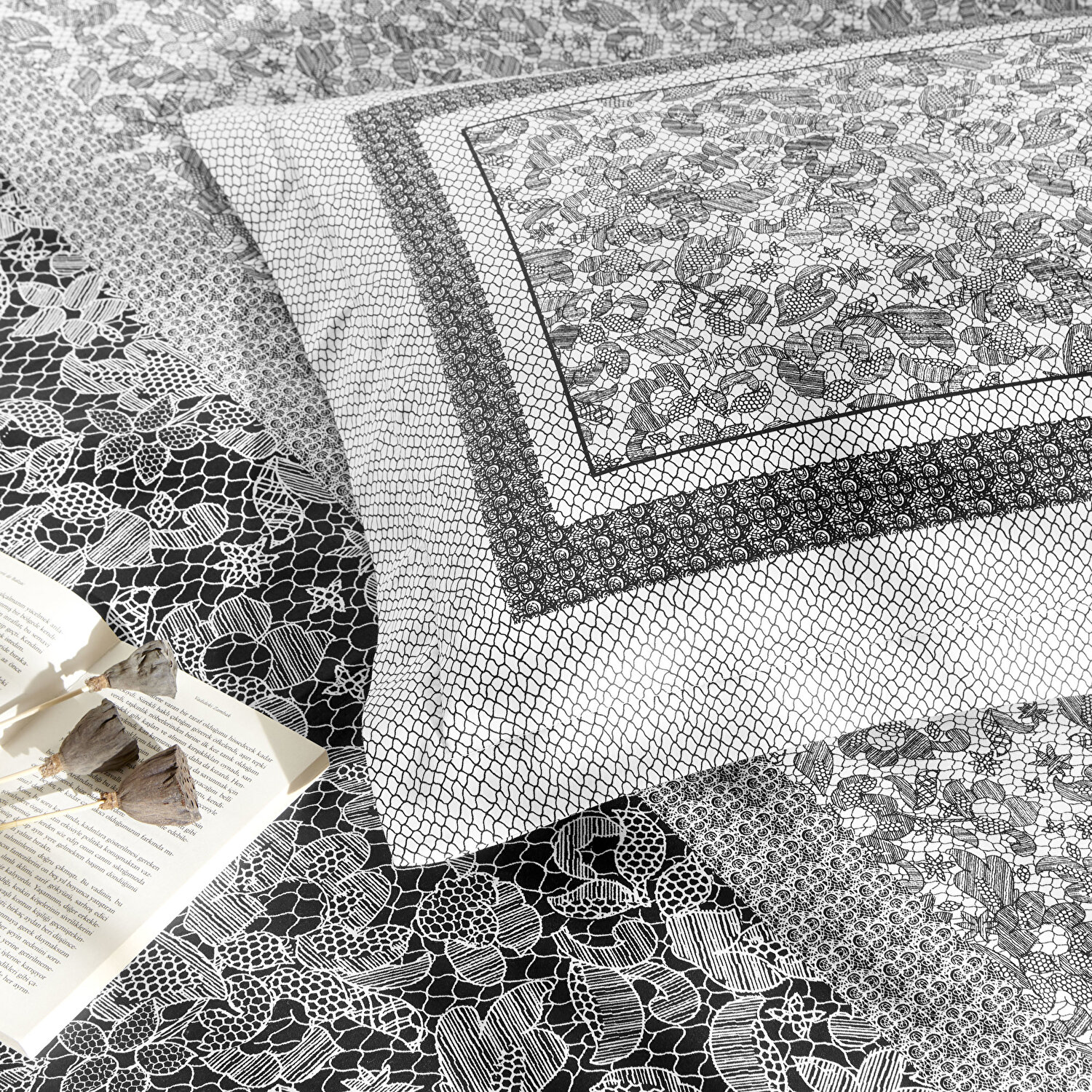 Taç Amelia Saten Çift Kişilik Nevresim Takımı Siyah