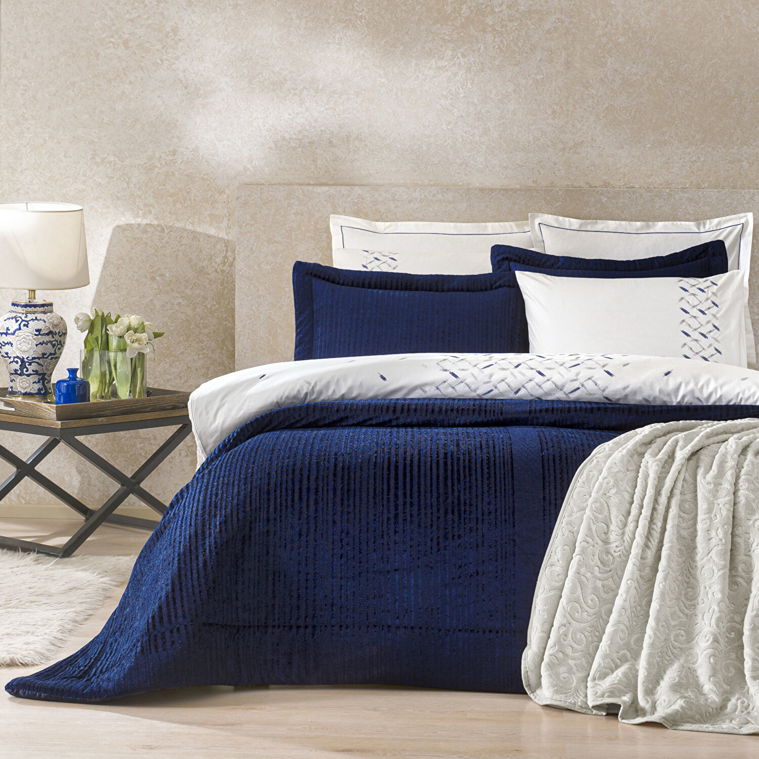 Taç Sirius Abiye Çeyiz Seti Lacivert