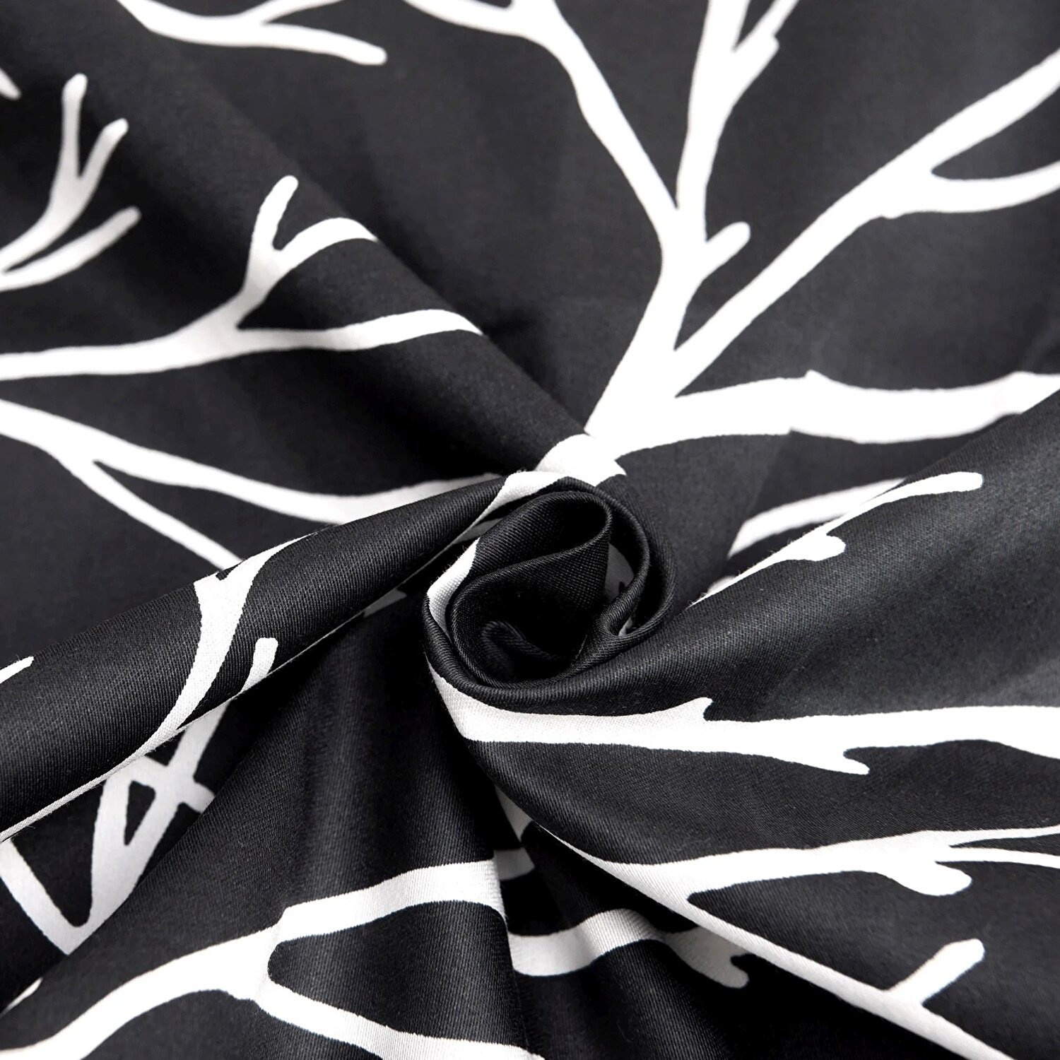 Brielle Çift Kişilik Saten Nevresim Seti Siyah