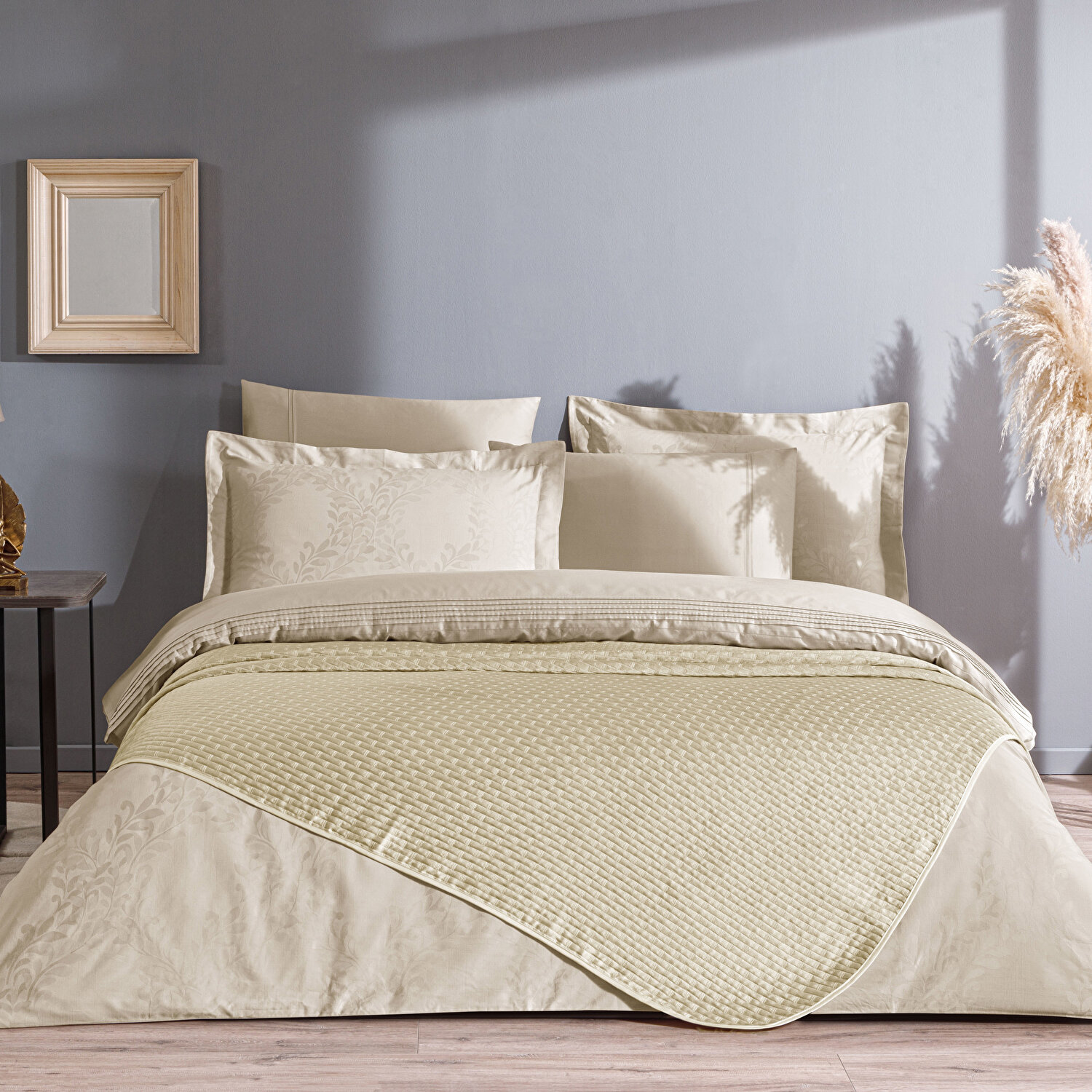 Taç Gabriella Yatak Örtülü Çift Kişilik Nevresim Seti Camel