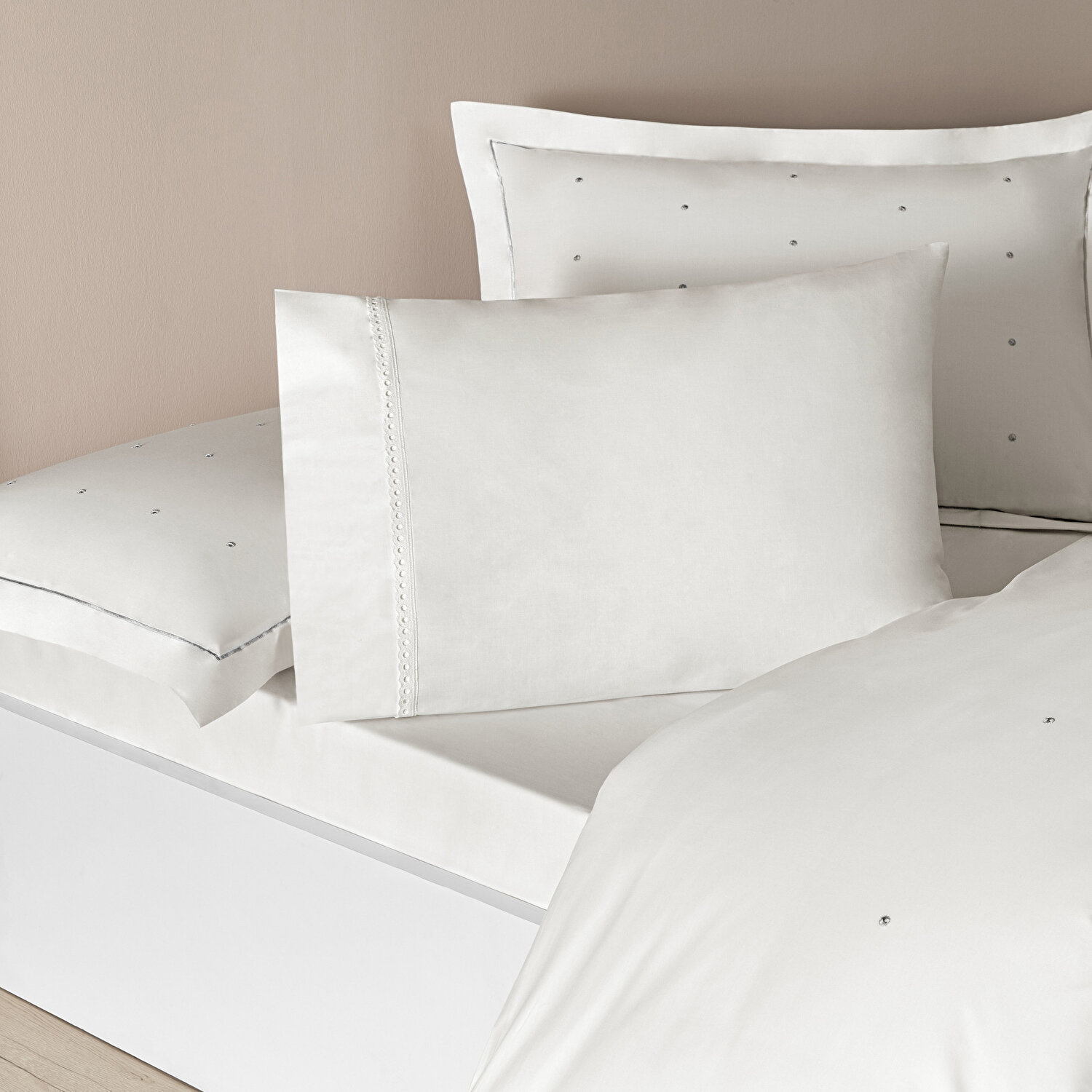 Taç Rebecca Yatak Örtülü Çift Kişilik Nevresim Seti Gri