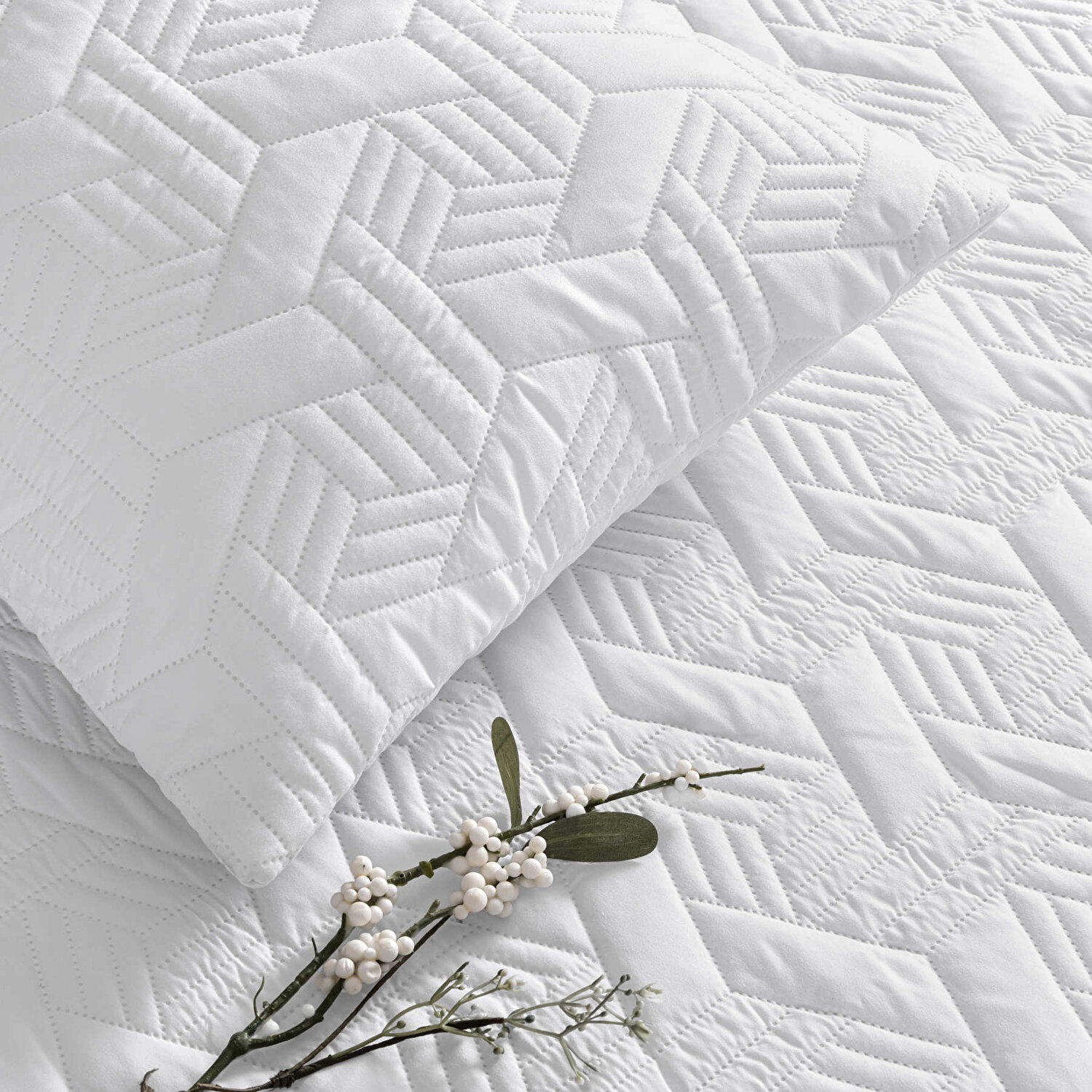 Taç Eco Care Sıvı Geçirmez 50x70 Yastık Alez Beyaz