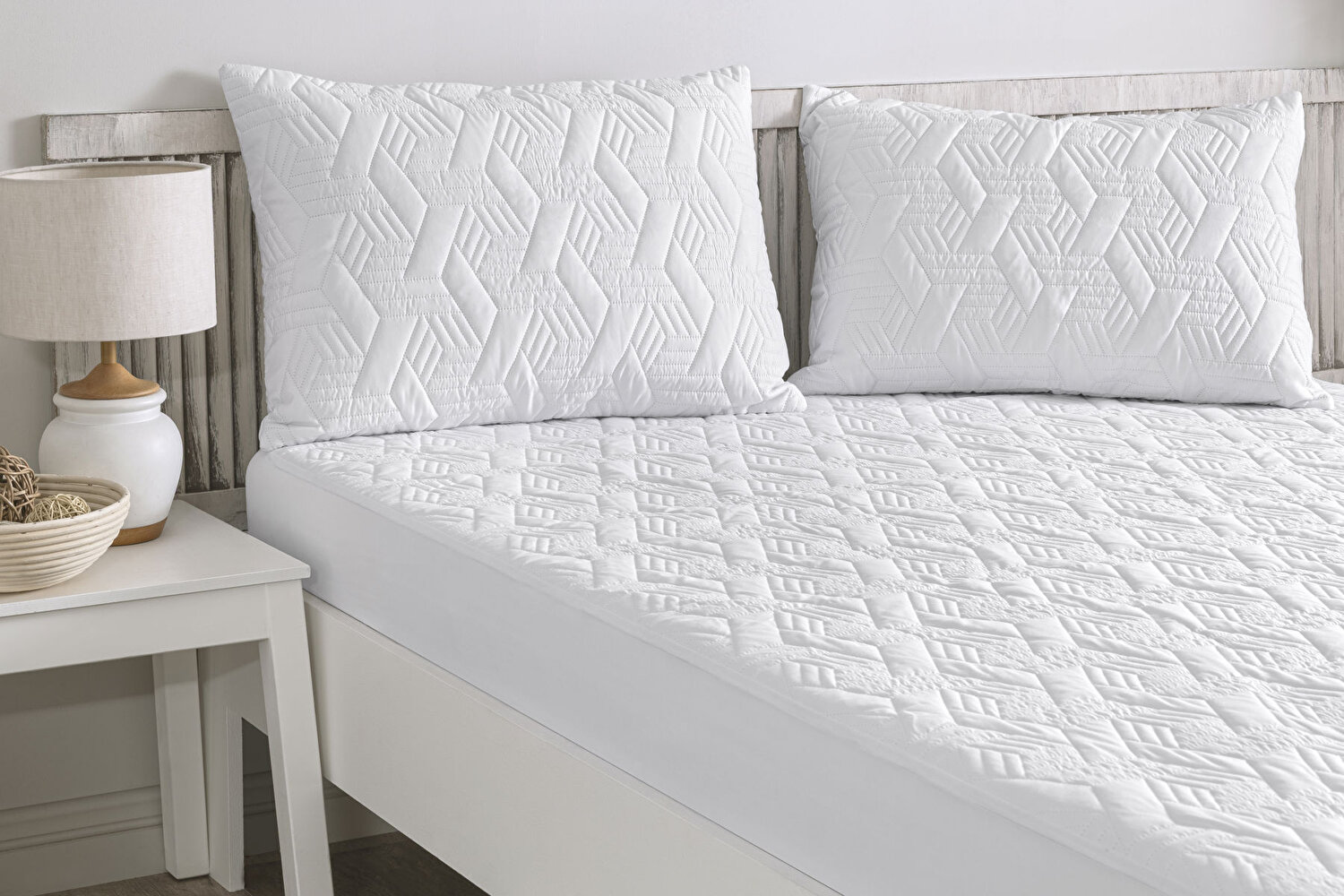 Taç Eco Care Sıvı Geçirmez 50x70 Yastık Alez Beyaz