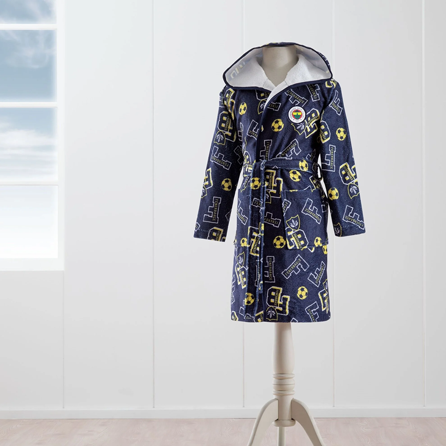 Taç Lisanslı Fenerbahçe 1907 6-8 Yaş Çocuk Baskılı Bornoz