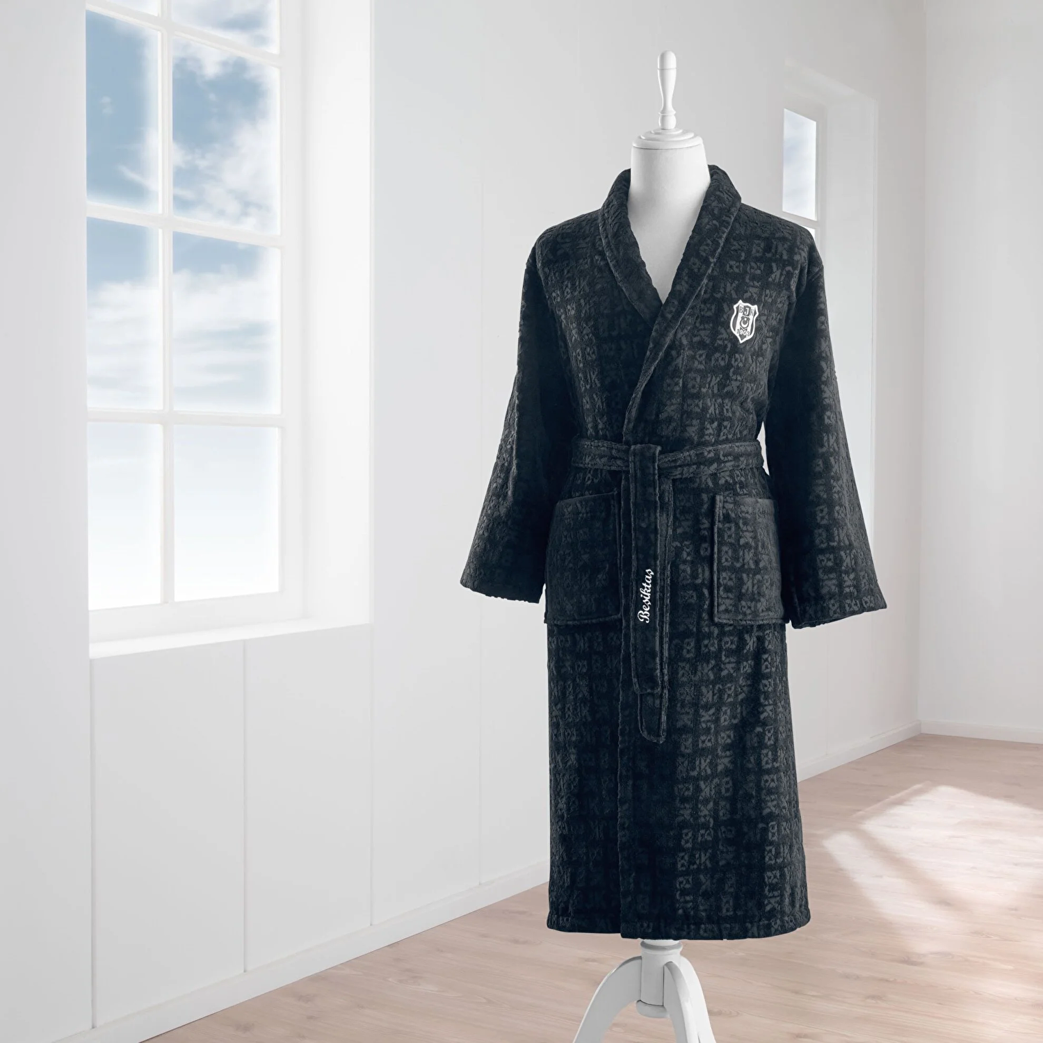 Taç Lisanslı Beşiktaş Jakar Pamuk L Yetişkin Bornoz Siyah