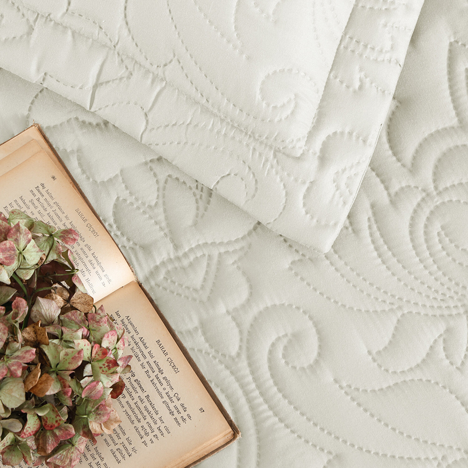 Taç Gala Çift Kişilik Yatak Örtüsü Seti Ekru