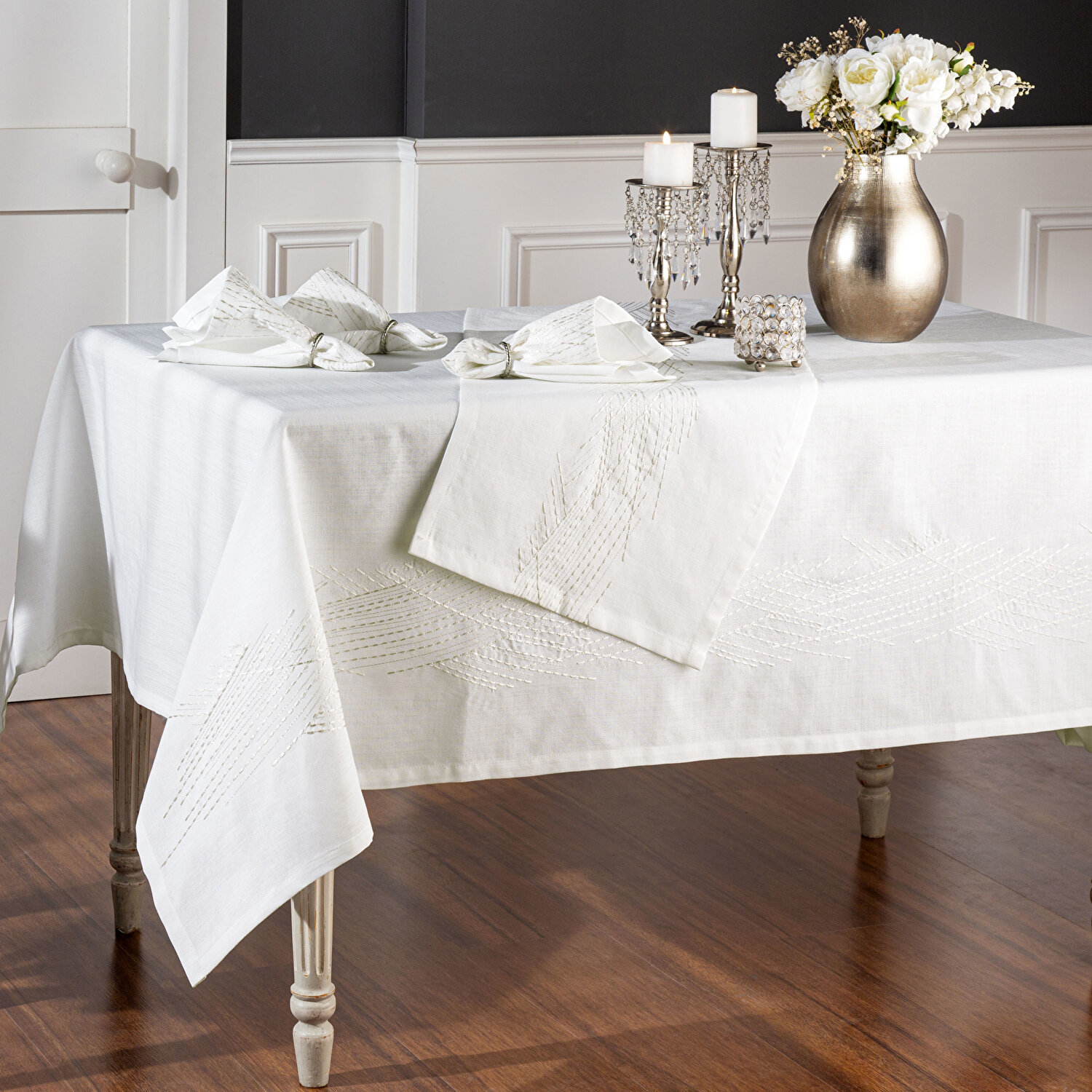 Taç Charlotte 18'li Masa Örtüsü Seti Taş