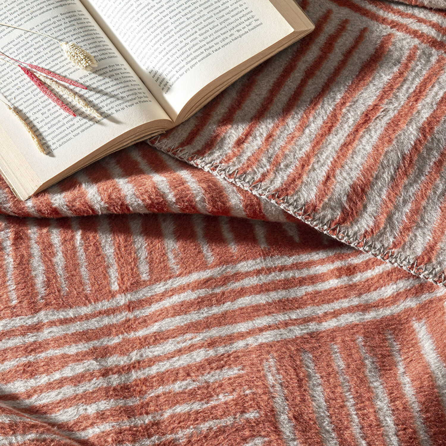 Taç Gable Pamuk Çift Kişilik Battaniye Kiremit