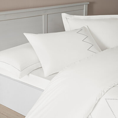 Taç Rosetta Yatak Örtülü Çift Kişilik Nevresim Seti Beyaz